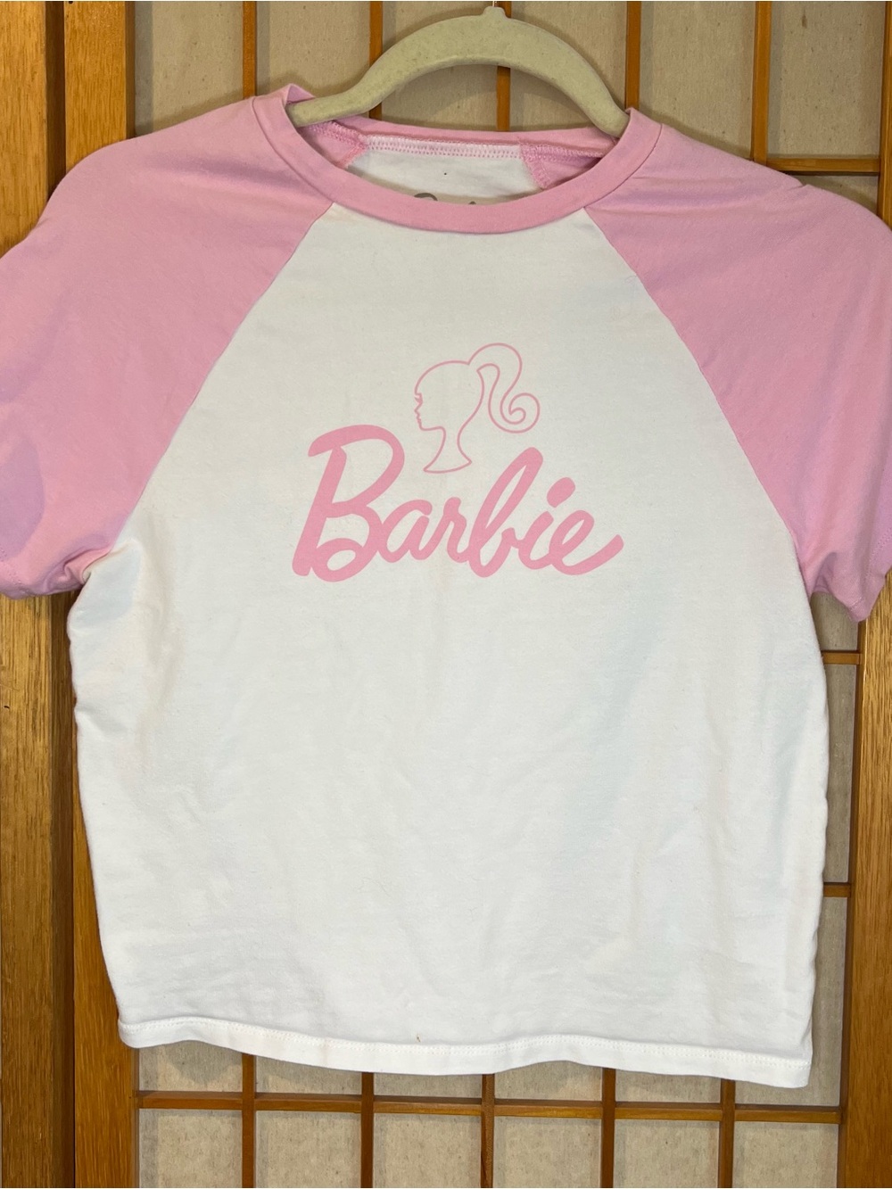 Mattel Barbie Pink White Raglan Baby Tee Cropped Short Sleeve Graphic Shirt M